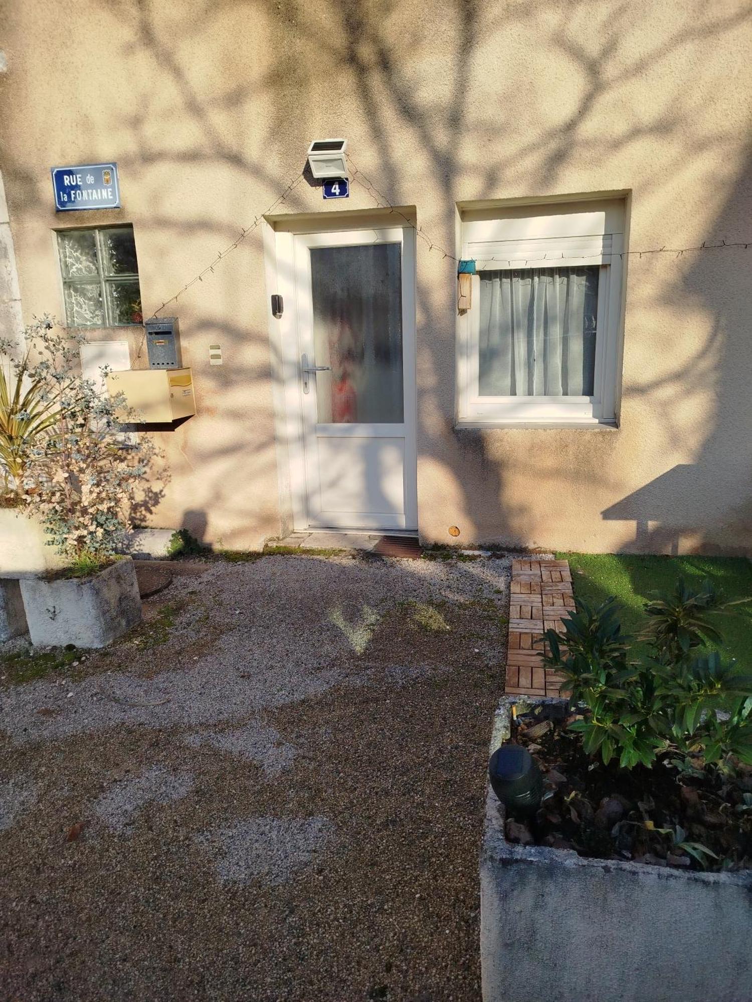 Maison De Village Appartement Rdc Avec Terrasse Gy Екстер'єр фото
